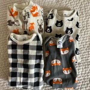 LOT OF 4 BABY BOY 0-6 MONTHS GOWNS